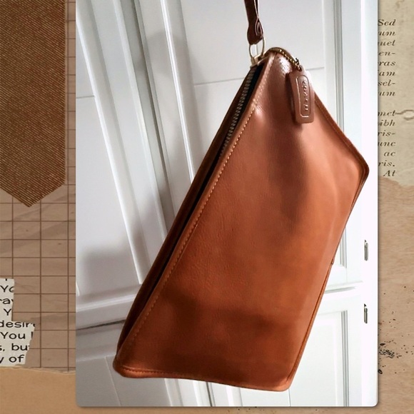 VINTAGE COACH LARGE SLIM CLUTCH IN BRITISH TAN 9555 - Picture 8 of 14